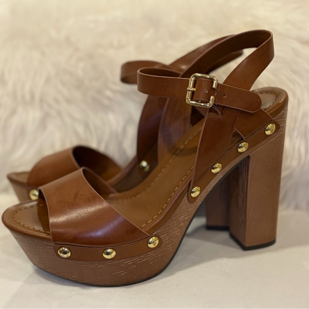 Indigo rd. Brown Platform Sandals with Gold Accents size 8.5 new